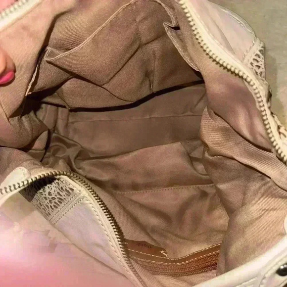 The SAK leather shoulder purse - Picture 11 of 12